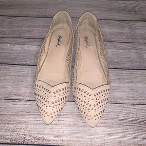 Nude Flats